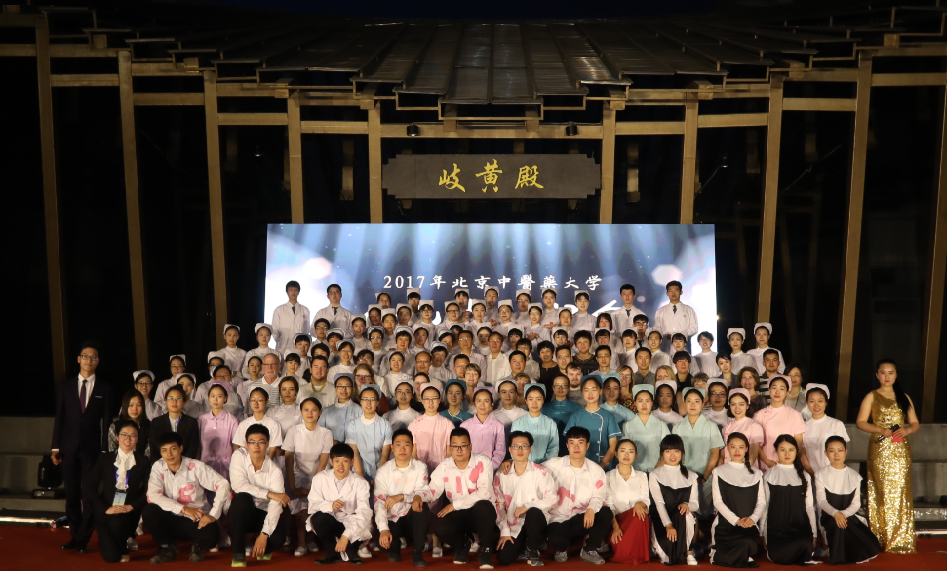1494861650609092993.png 合影.png